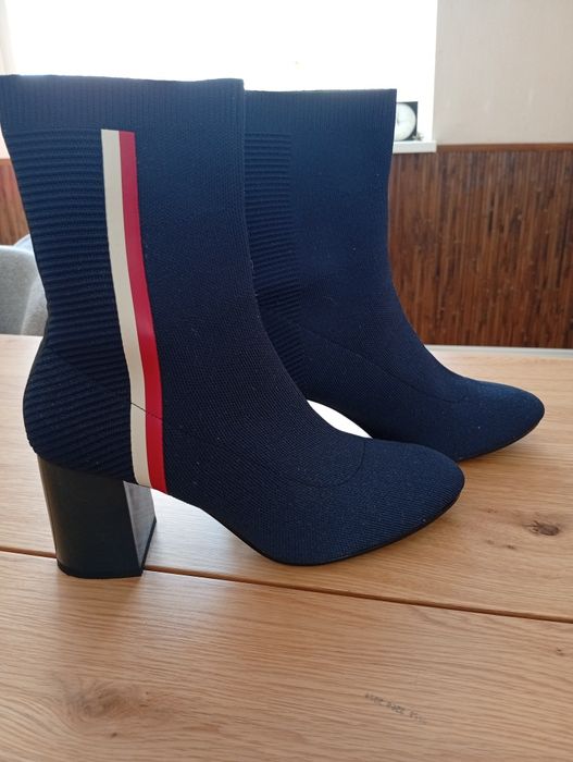 Взуття жіноче, Tommy Hilfiger