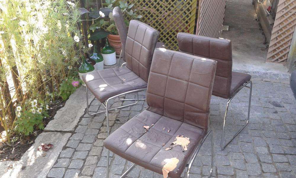 Duas cadeira para restauro