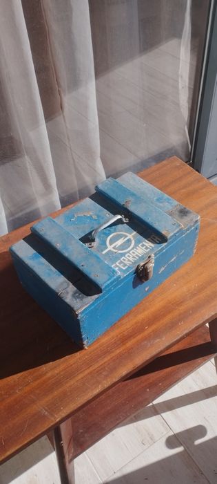 Caixa de ferramentas Opel