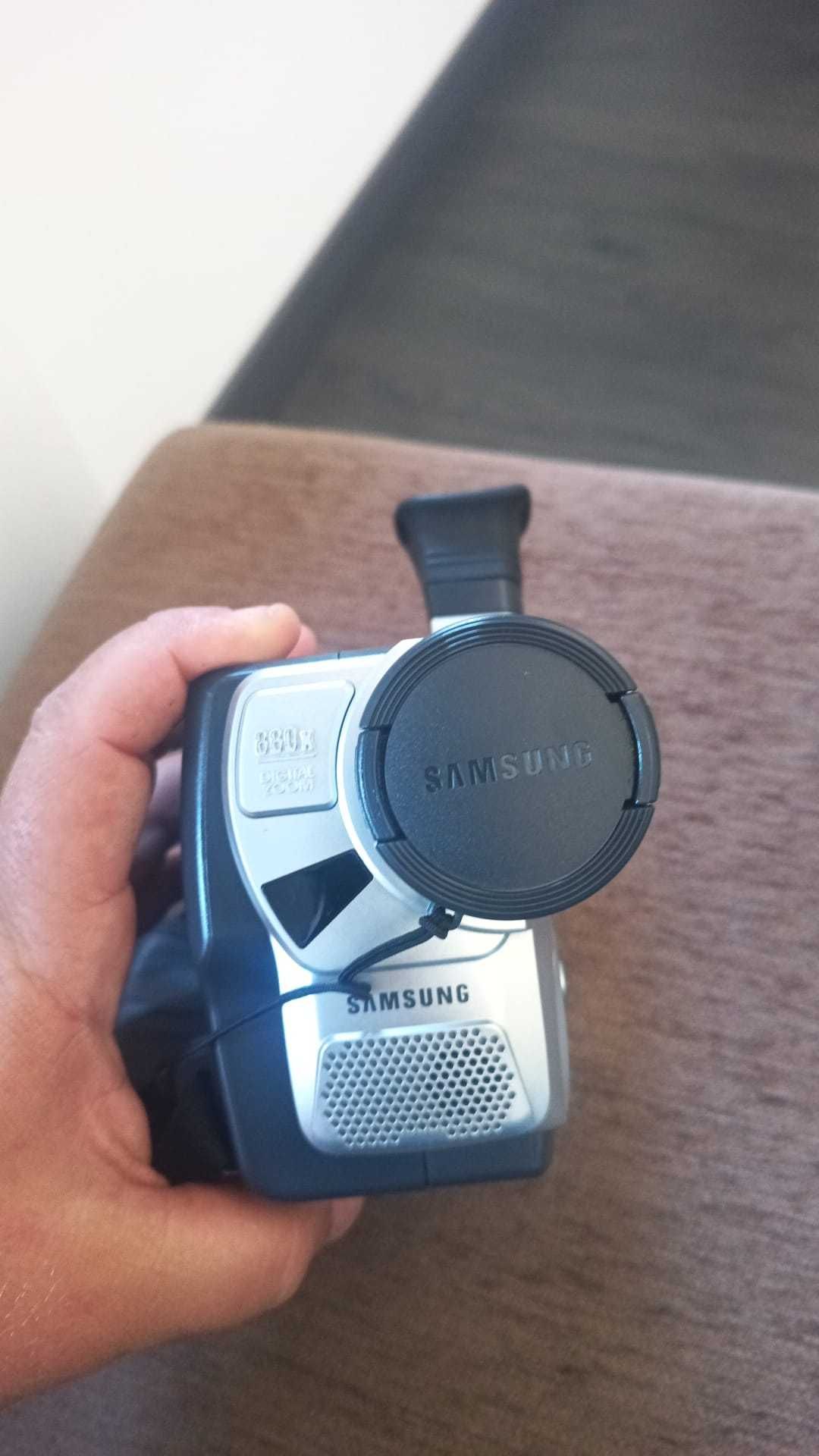 Câmara / Maquina de Filmar Cassete -  Marca SAMSUNG Modelo VP-W70 HI 8