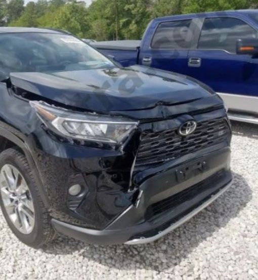 Продам Toyota Rav4 2019