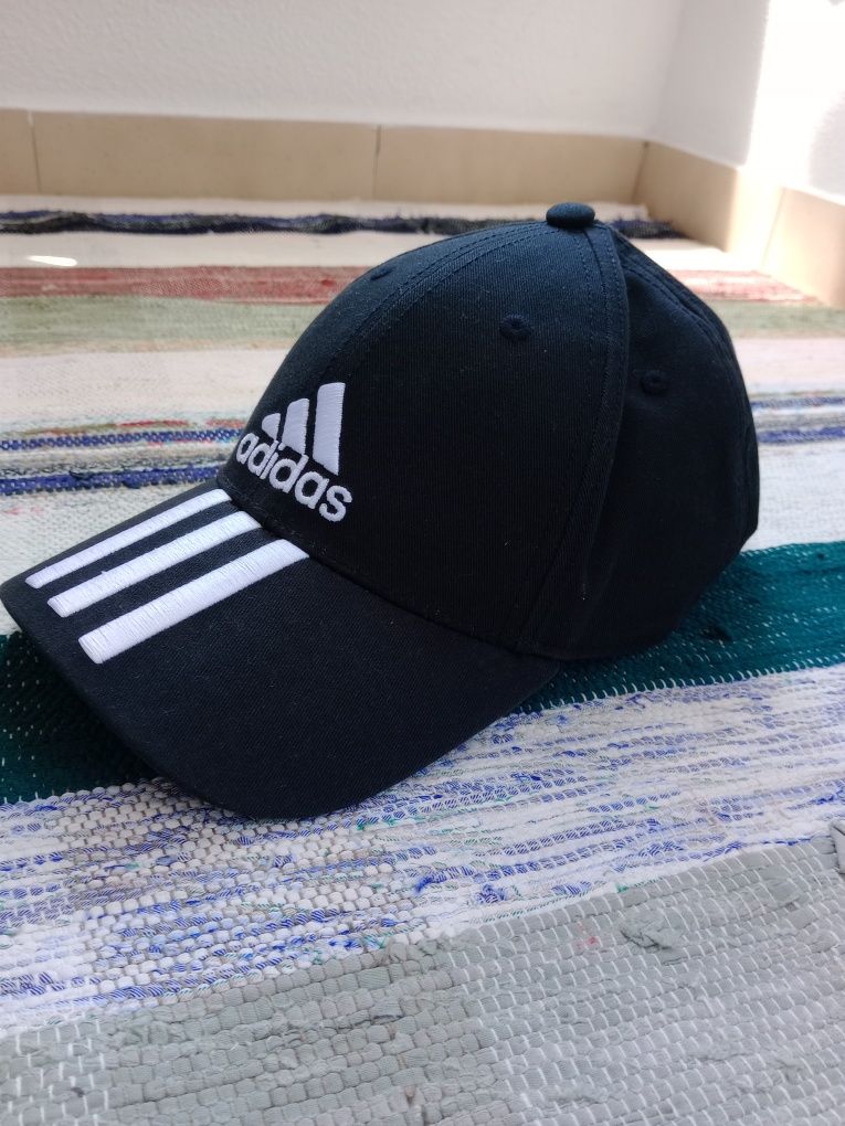 Boné / Chapéu Adidas