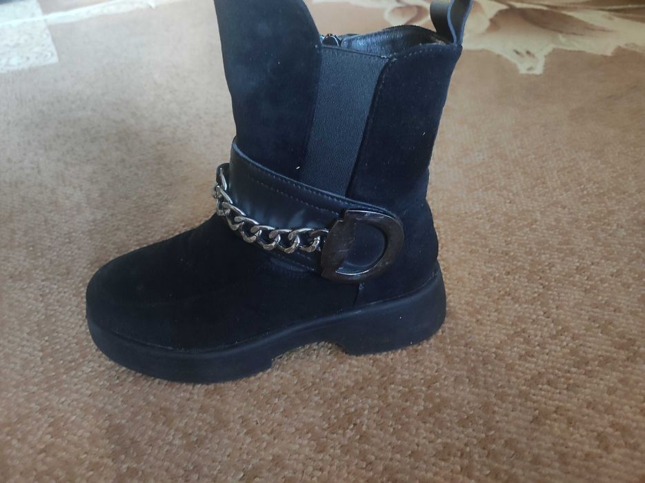 Взуття жіноче зимове
