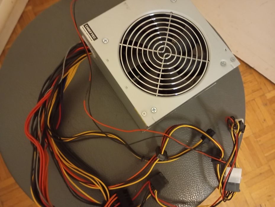 Zasilacz Chieftec 400W model GPS 400S8