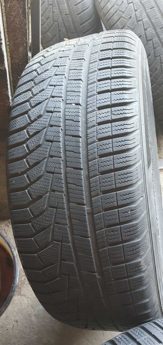 Opony Zimowe Hankook 235/60/16