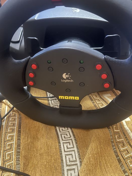 Руль для пк Ligitech Momo racing