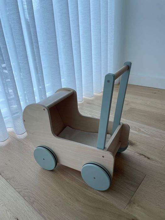Carrinho de bonecas em madeira Kid’s Concept