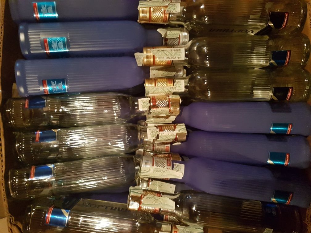 Продам пустую бутылку от водки 0.5 Самовывоз Южно-окружная верх.