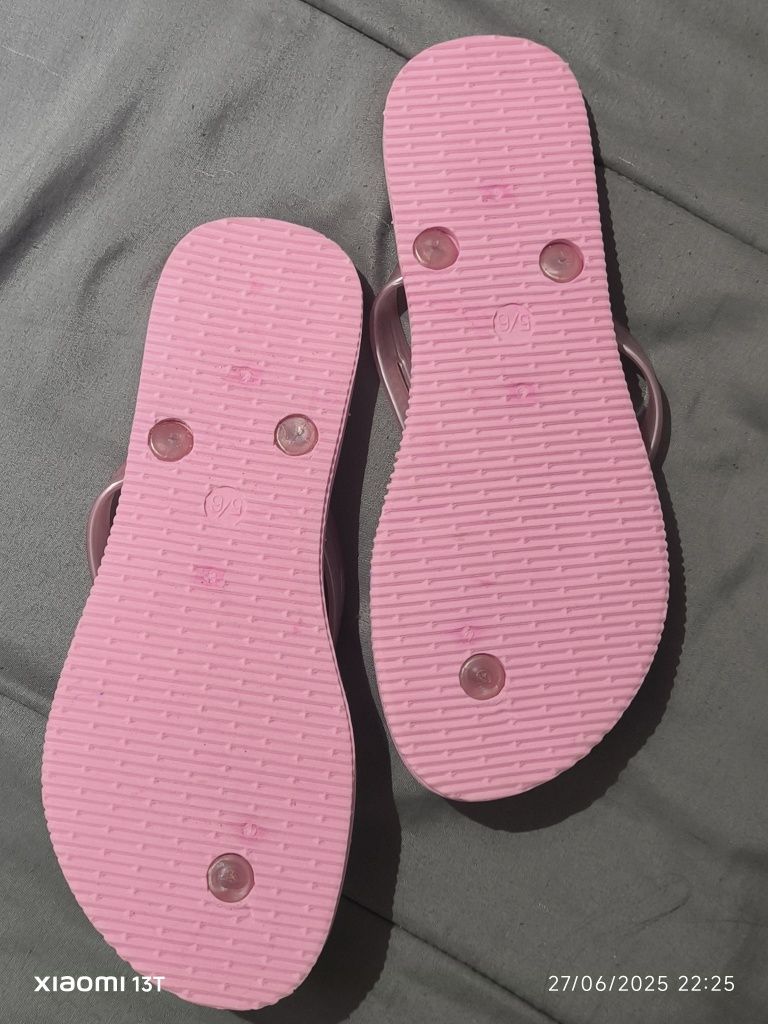 Chinelos Havaianas rosa