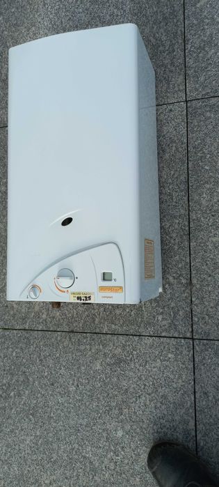 PIEC GAZOWY - przepływowy podgrzewacz wody.