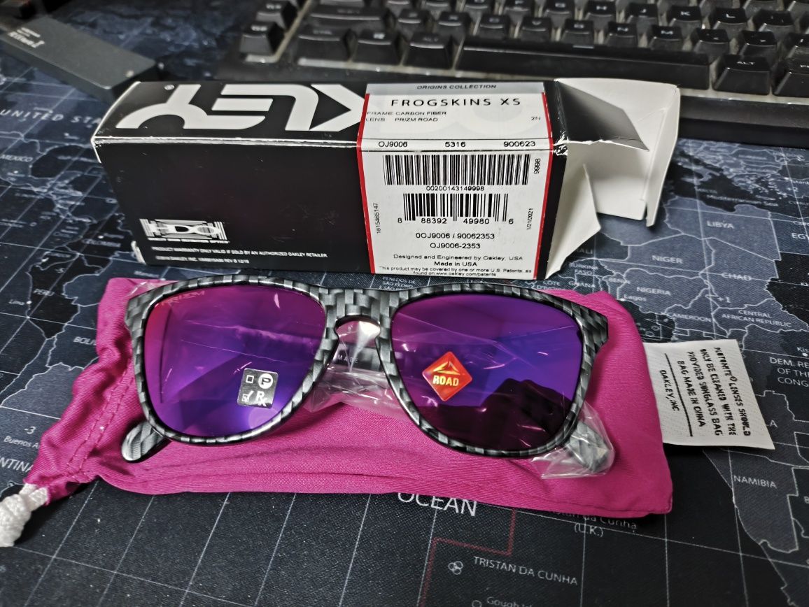 Nowe okulary Oakley Frogskins XS prizm carbon