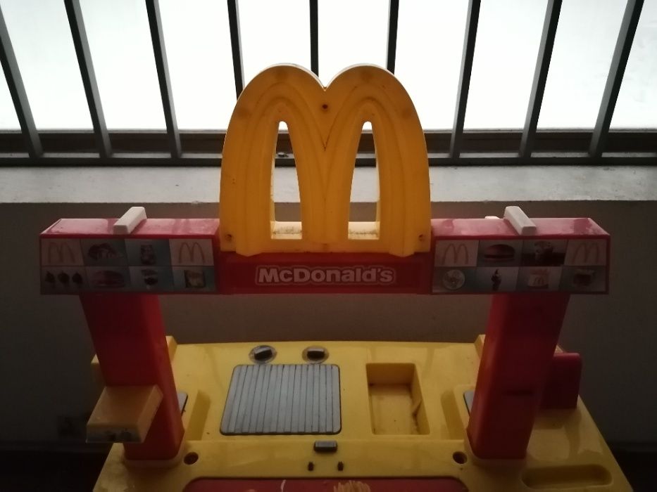 Cozinha e caixa registadora de brincar da McDonald´s