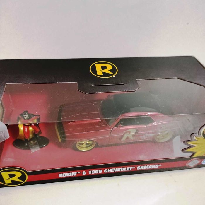 Chevrolet Camaro 1969 1:32 com figura Robin Jada Toys Novo em caixa