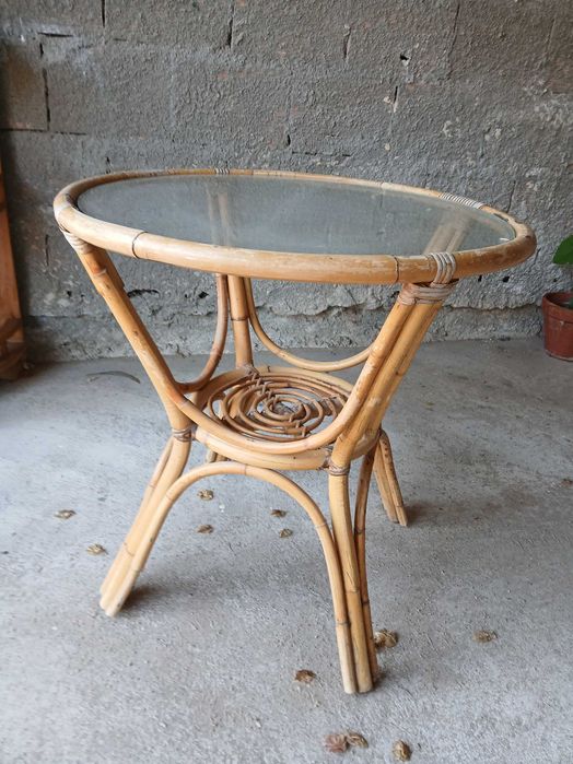 Mesa de apoio em bambu.