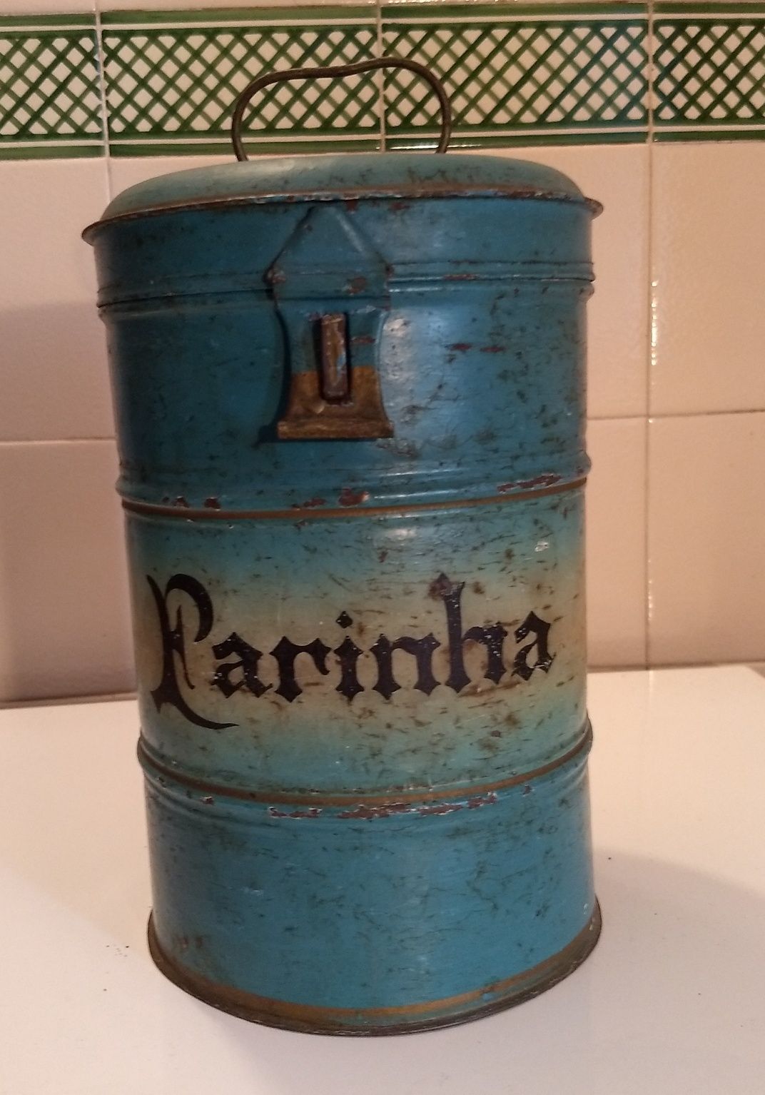 Lata de Farinha antiga