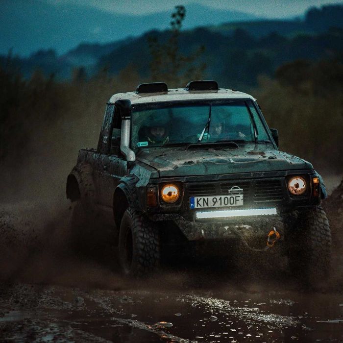 Zmota Nissan Patrol y60 silnik BMW 4.4 V8