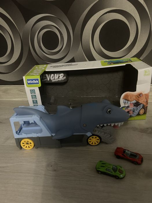 Трейлер з машинками Акула