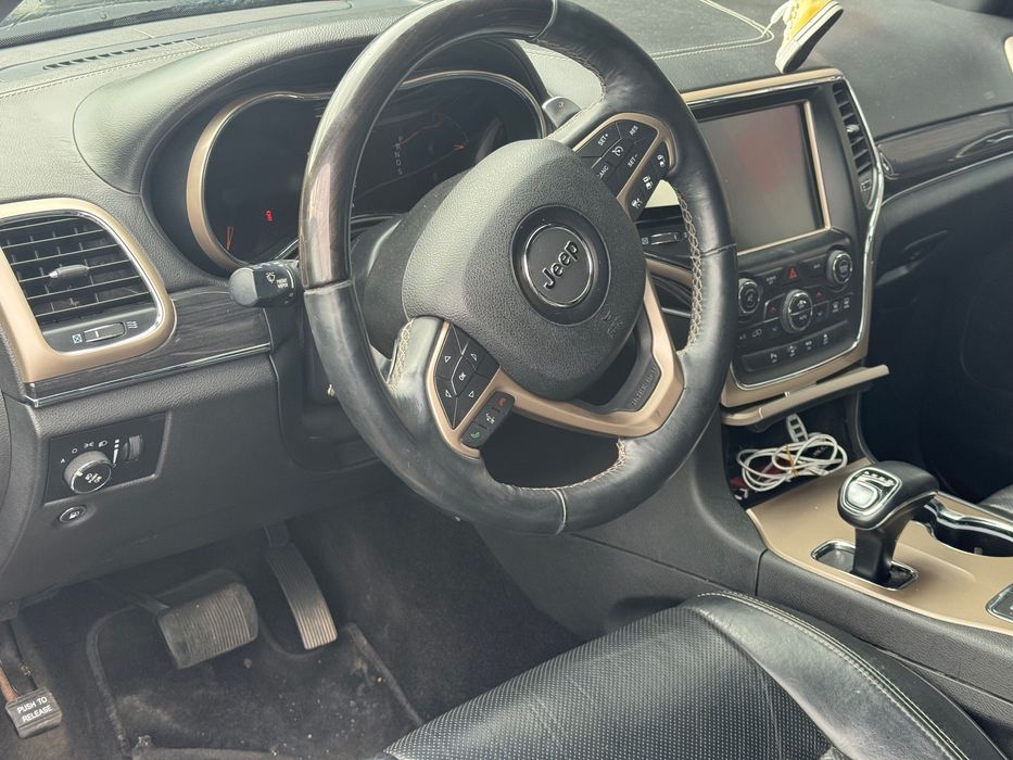 Sprzedam Jeep Grand Cherokee 3.0 d uszkodzony silnik