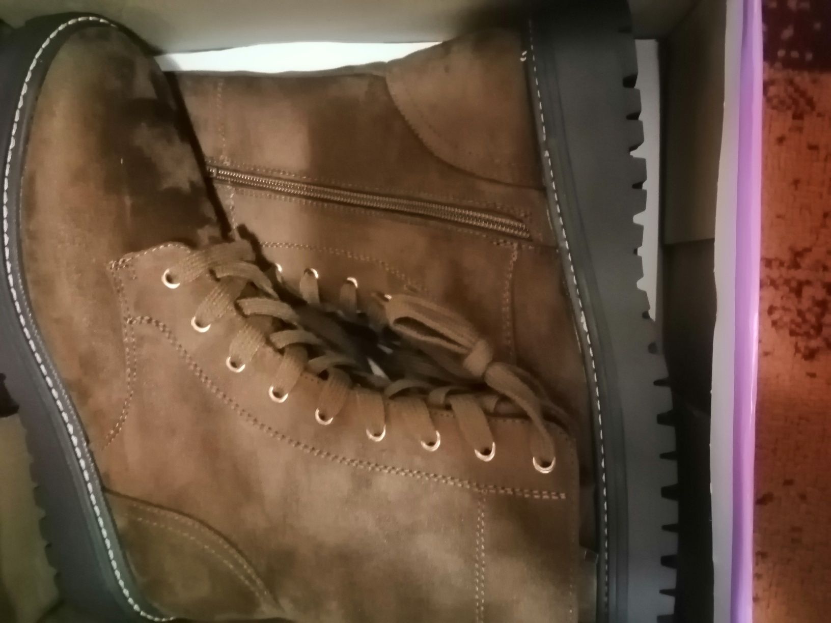 Buty zamszowe rozmiar40 z firmy Graceland