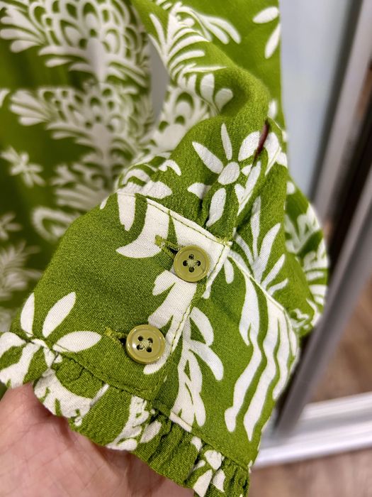 Сукня Zara міді, зеленого кольору. Віскоза