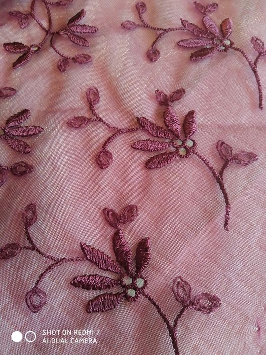 Продам ткань прошва на бордовой сетке