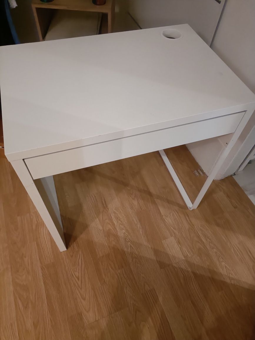 Biurko z szufladą ikea
