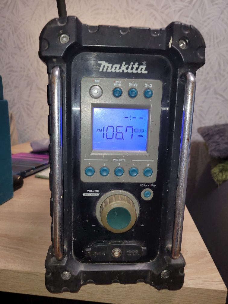 Makita Radio i wkrętarka dwie baterie