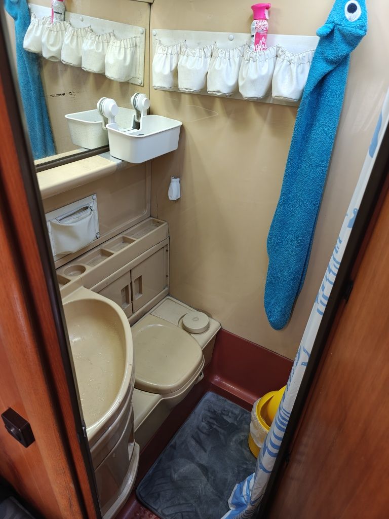 Kamper Fiat Ducato 2.5d zabidowa Hobby 550 AK 8 osób