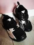 Buciki sneakersy dla dziewczynki roz 27. Reserved.