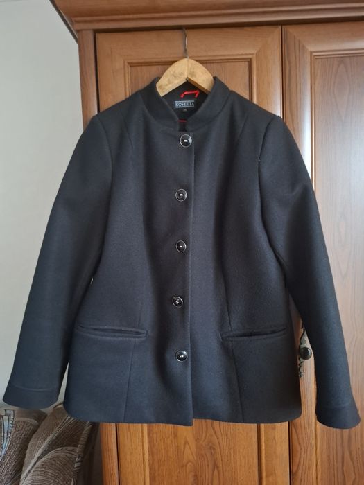 Płaszcz damski czarny krótki