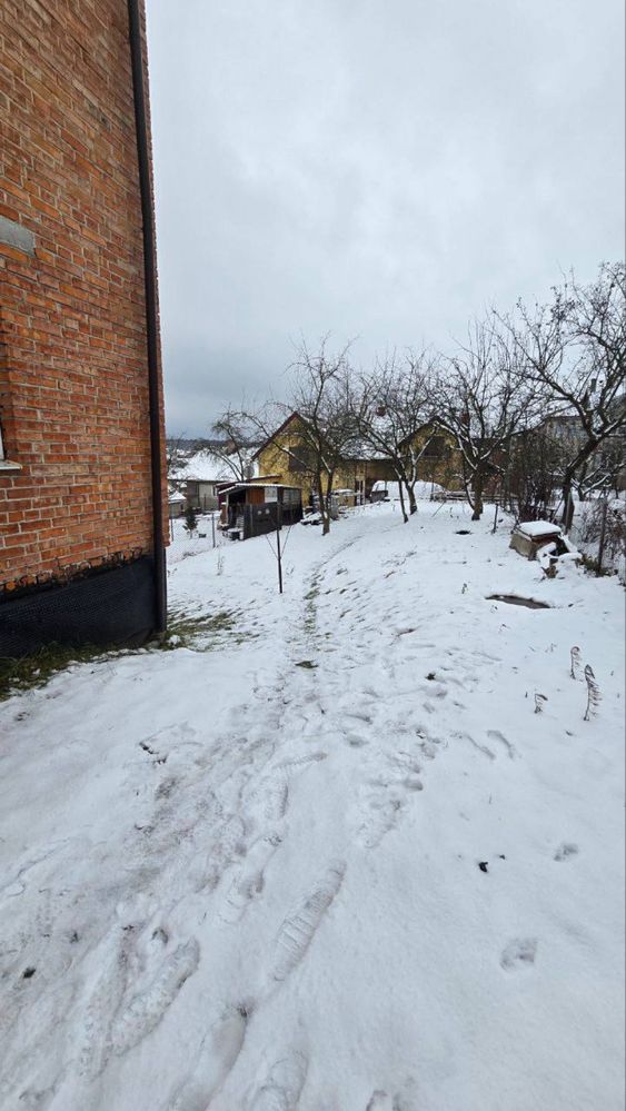 Продаж будинку в Зубрі