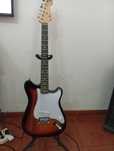 Guitarra eléctrica com amplificador, mais ofertas extras.