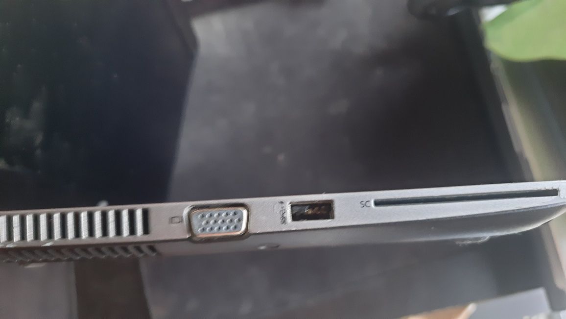HP elitebook 820 G1 (com avaria)