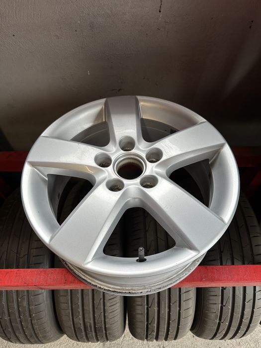 Alufelga 5x112 16 VW Golf Passat srebrna felga lato zima