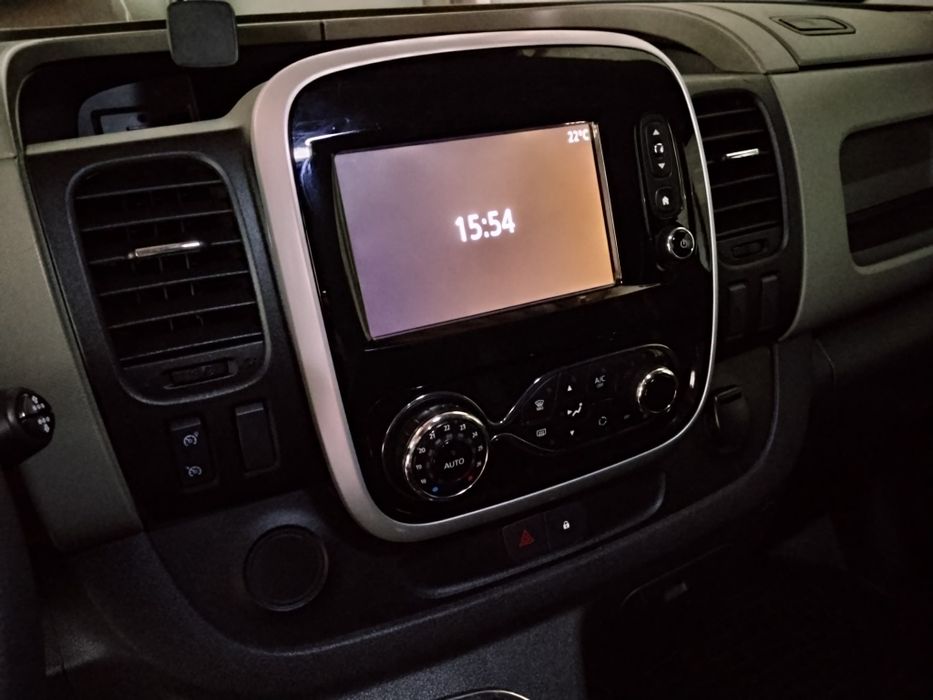 Renault Trafic 6 osobowy