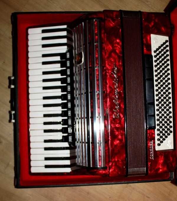 akordeon  weltmeister CONSONA 120 basów z futerałem
