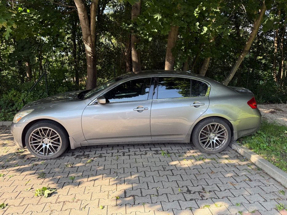 Infiniti G Infiniti G37x // lekko uszkodzony // silnik igła
