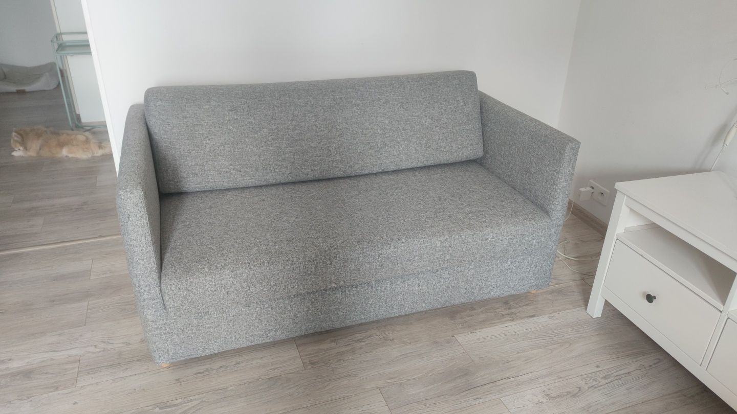 Mała sofa rozkładana szara