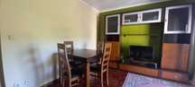 Conjunto de móvel de sala com mesa extensível e 4 cadeiras