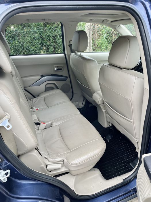 Sprzedam Mitsubishi Outlander II 2007 2.0D 7-osobowy
