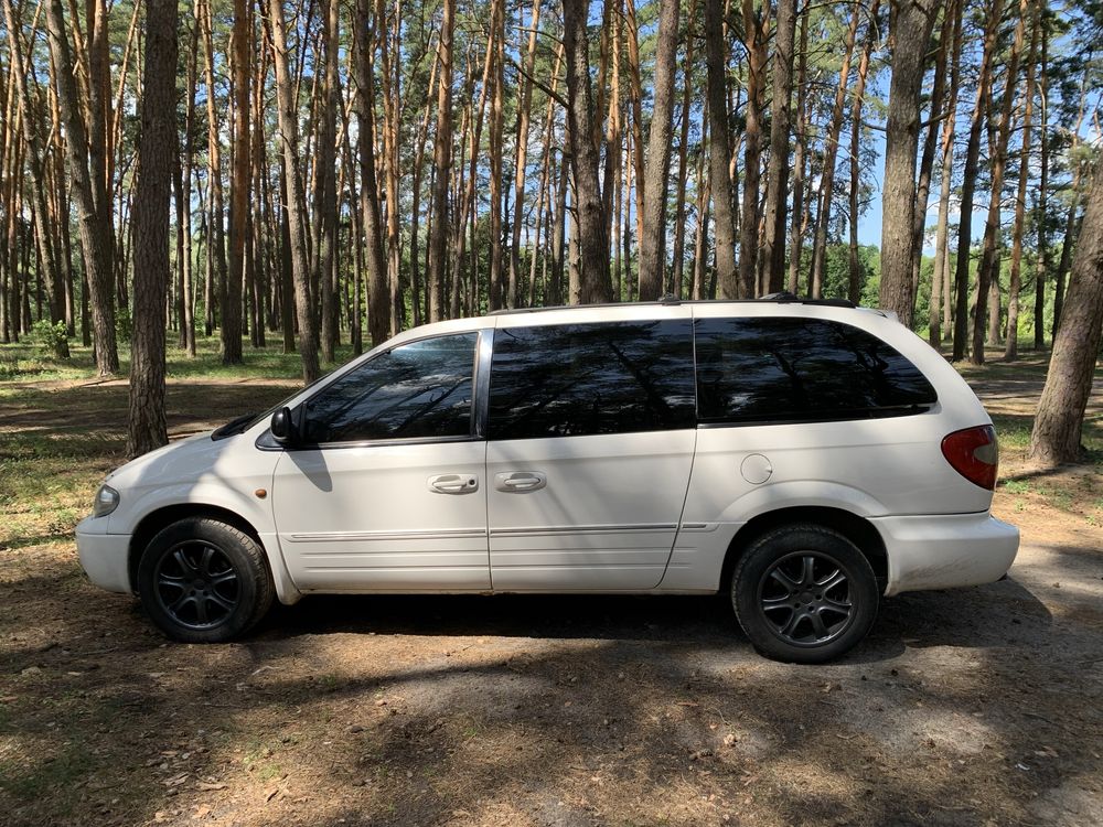 Chrysler Voyager  2.8 дизель в гарному стані