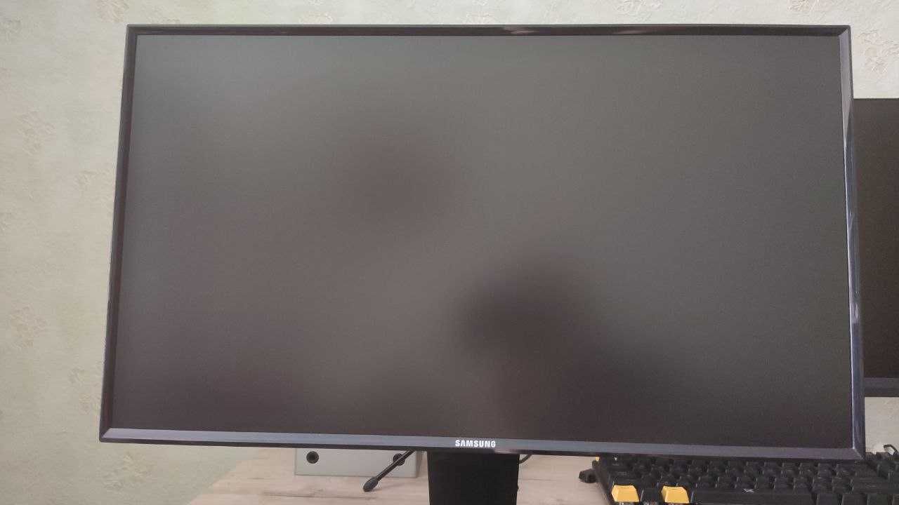 Монiтор Samsung S24D590L