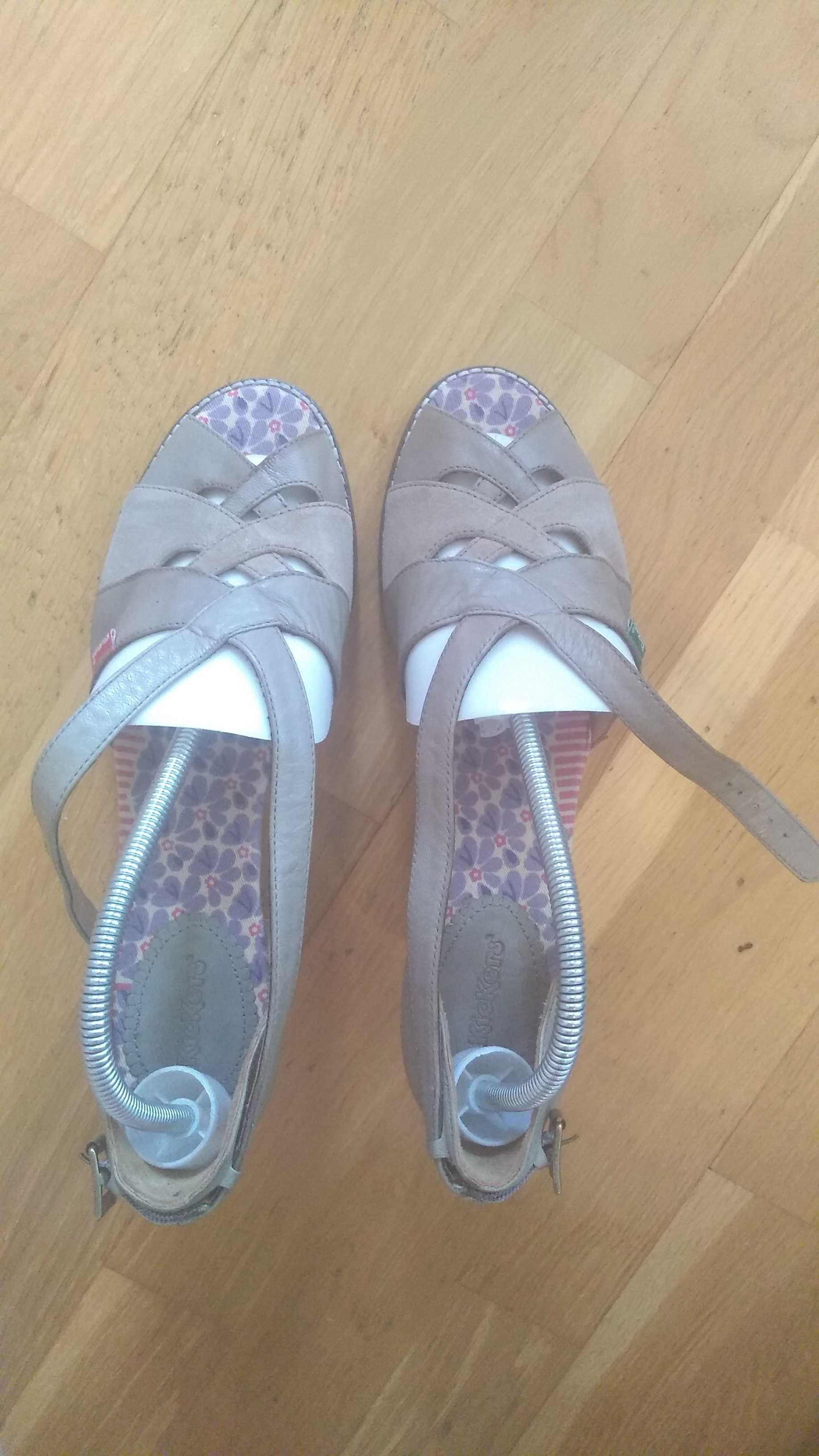 NOWE buty skórzane, markowe Kickers, na słupku, bez palców