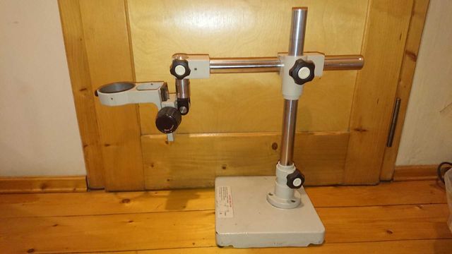Statyw z mocowaniem do mikroskopu stereoskopowego technicznego OLYMPUS