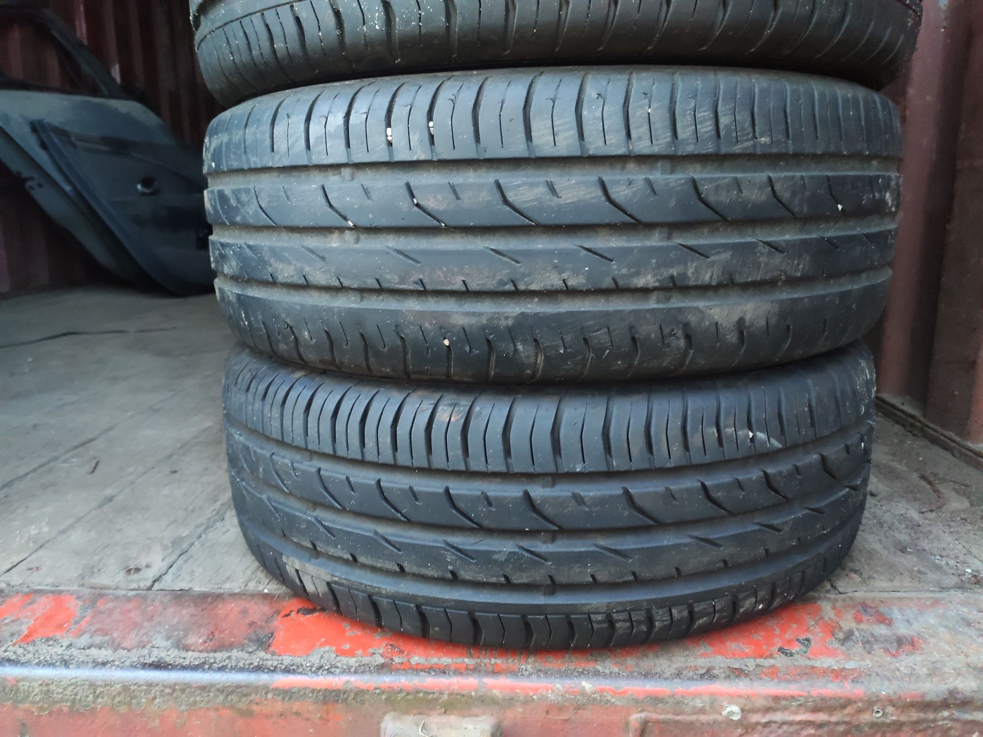 Продам літню гуму 195/55R16 Continental