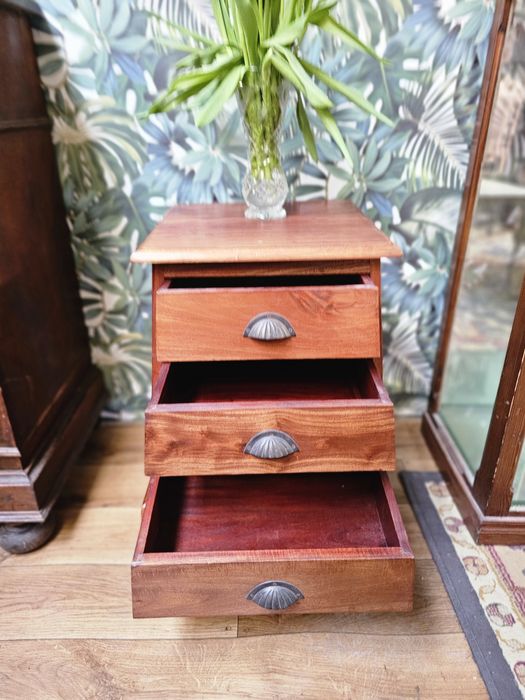 Komódka nocna 3 szufladowa trapez piramida #923 Stylowy Węgrów