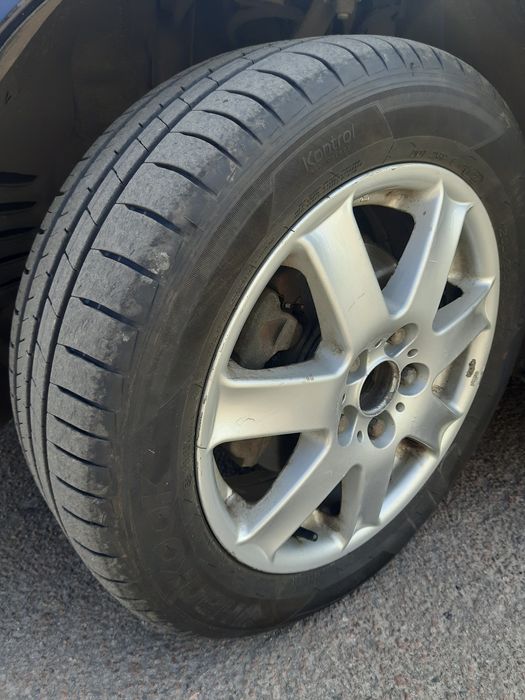 Автомобіль мазда