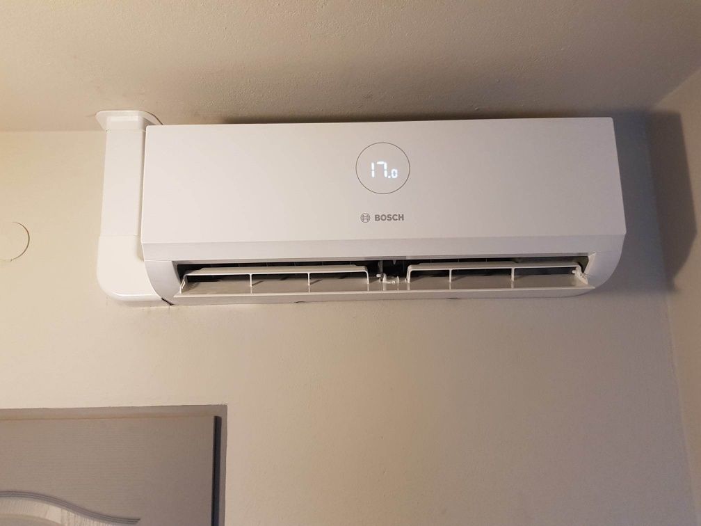 Montaż klimatyzacji z funkcją grzania i chłodzenia w domu,w biurze