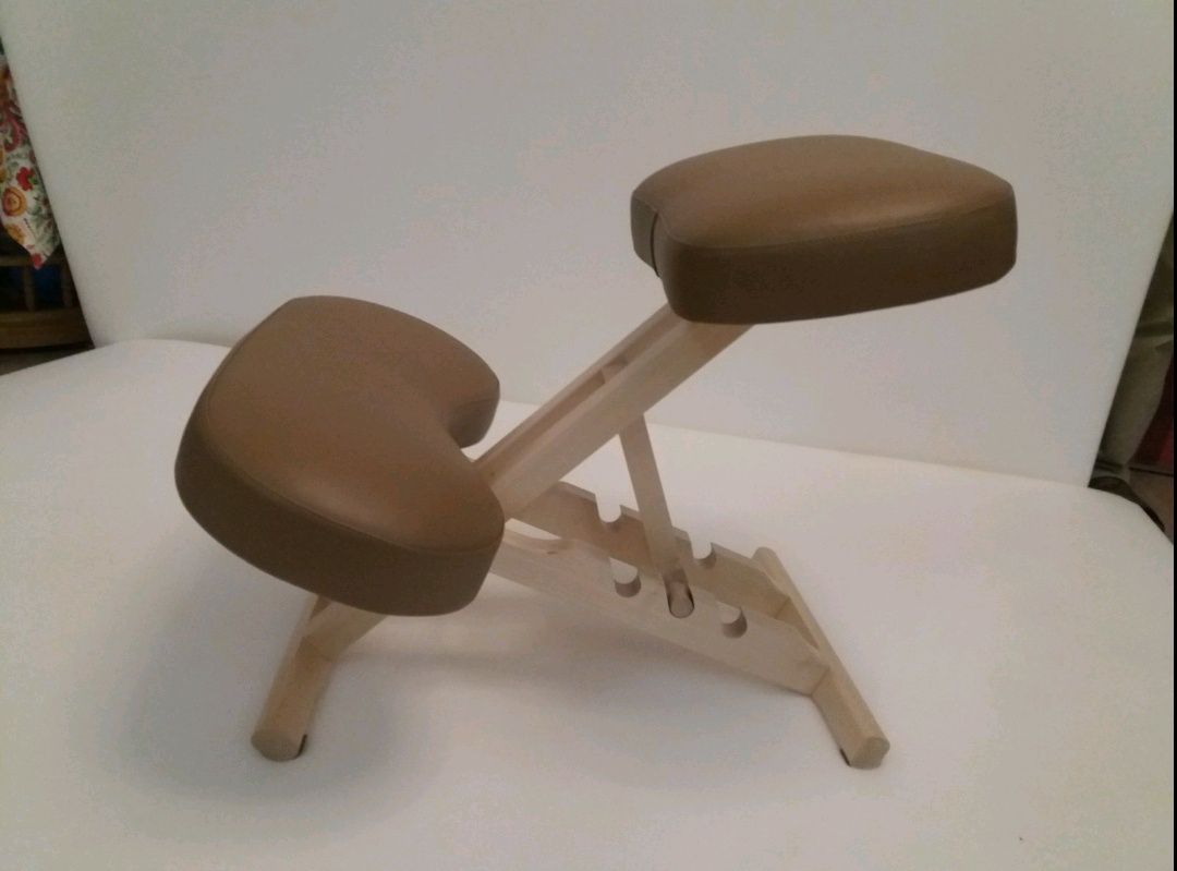 Ортопедический коленный стул (помогает выровнять Лордоз и Кифоз)