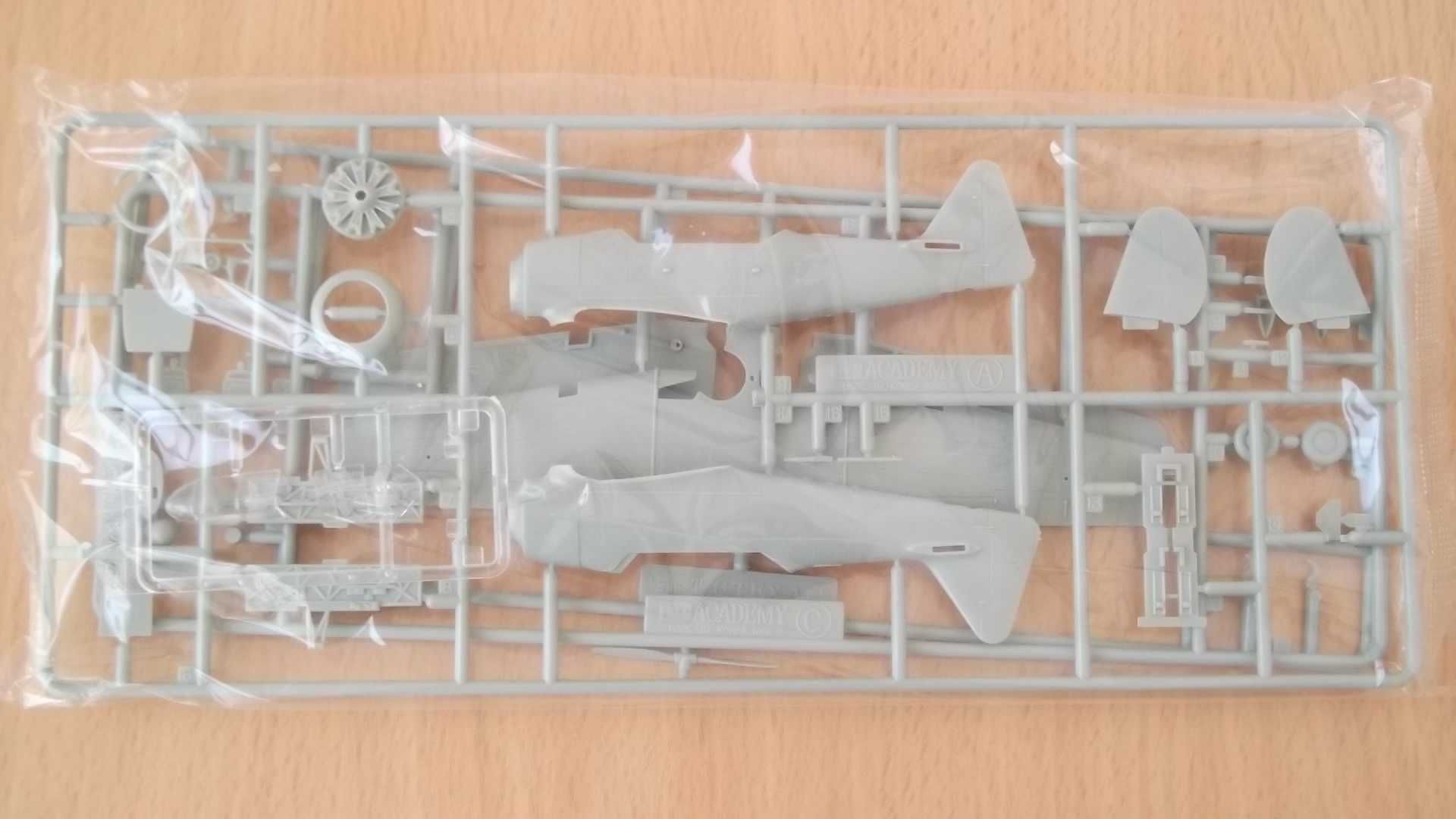 Kit Academy 1/72 - North American T-6G Texan